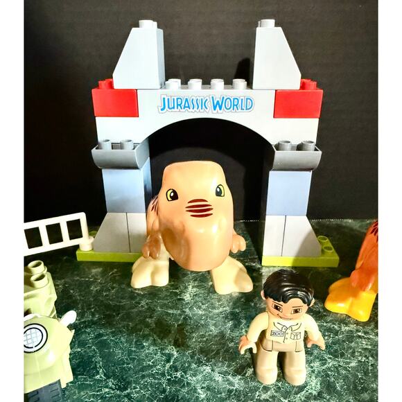 LEGO DUPLO Jurassic World Trex Triceratops Dinosaur Breakout 10939 incomplete#2 - Picture 3 of 6